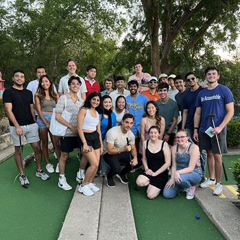 Beta Kappa, Theta Omega, and the Austin Alumni Mini Golf Sept 2022